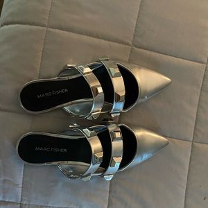 Marc Fisher silver searli mule size 7.5